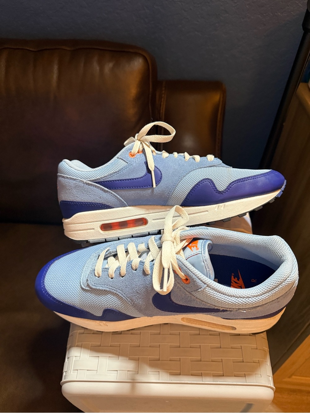 Nike Men’s Air Max Light Blue and Blue Low-Top Sneakers - Picture 6 of 7